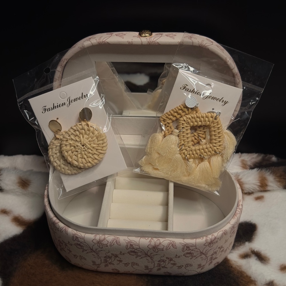 Woven Earrings Set in Cream and Tan